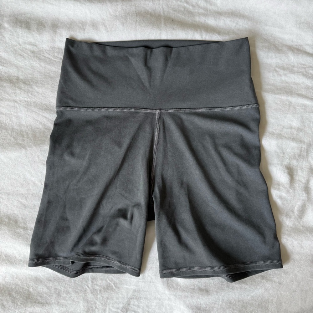 Vuori studio shorts